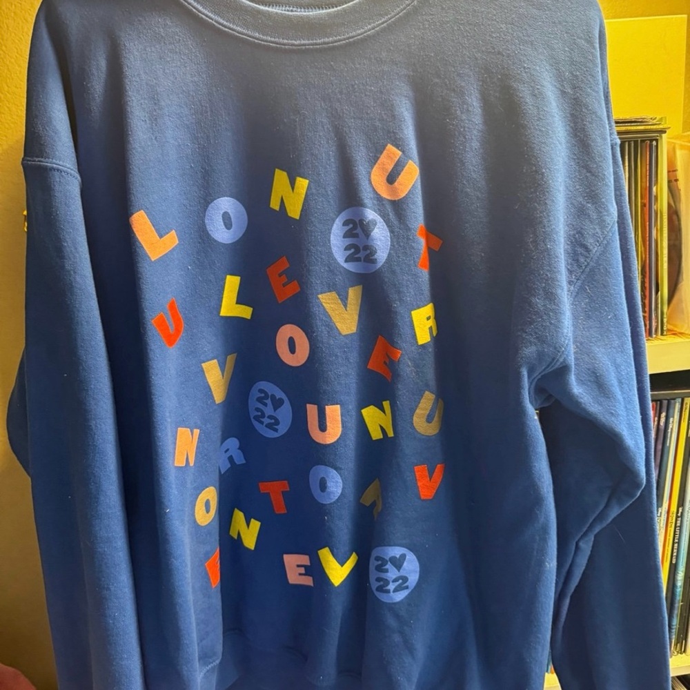 Harry Styles love on tour crewneck